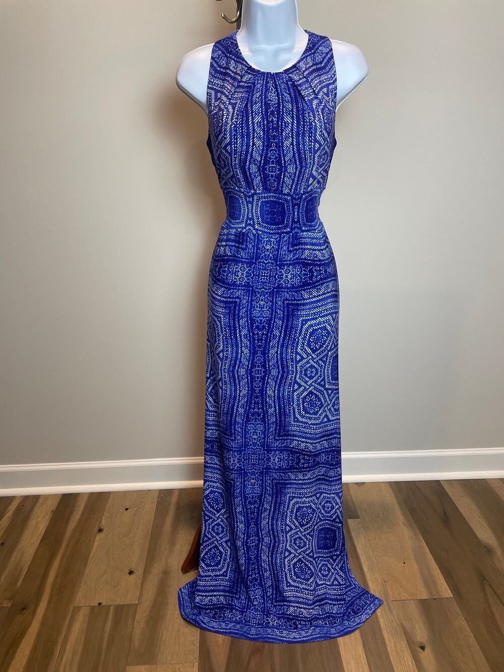 London Times Maxi Dress Size 4 Blue White Boho Pleated Neck Sleeveless Leg Slit